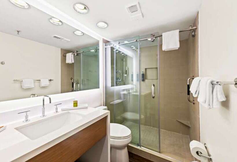 غرفة ديلوكس سرير كينج, Rushhh Daytona Beach, Tapestry Collection By Hilton