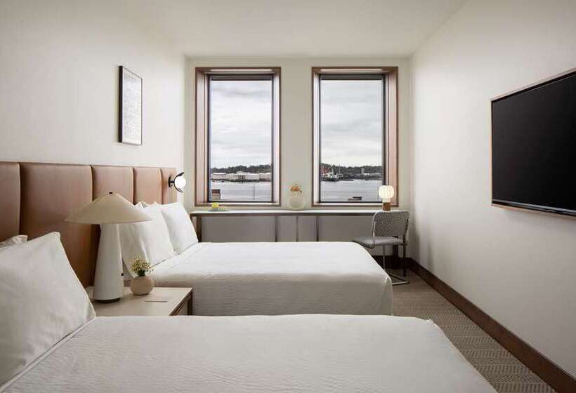 Номер Deluxe Кровать Куин, Rushhh Daytona Beach, Tapestry Collection By Hilton