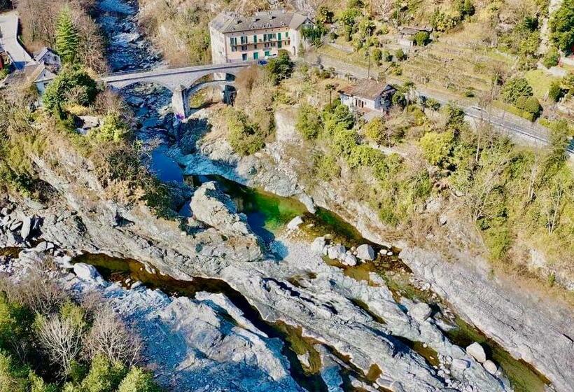 غرفة إقتصادية, Al Ponte Antico