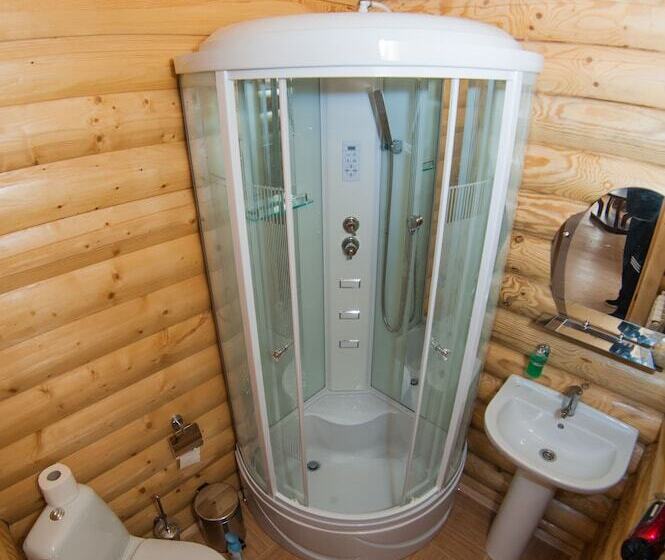 سوییت خانوادگی, Ryabinovie Busy Guest House