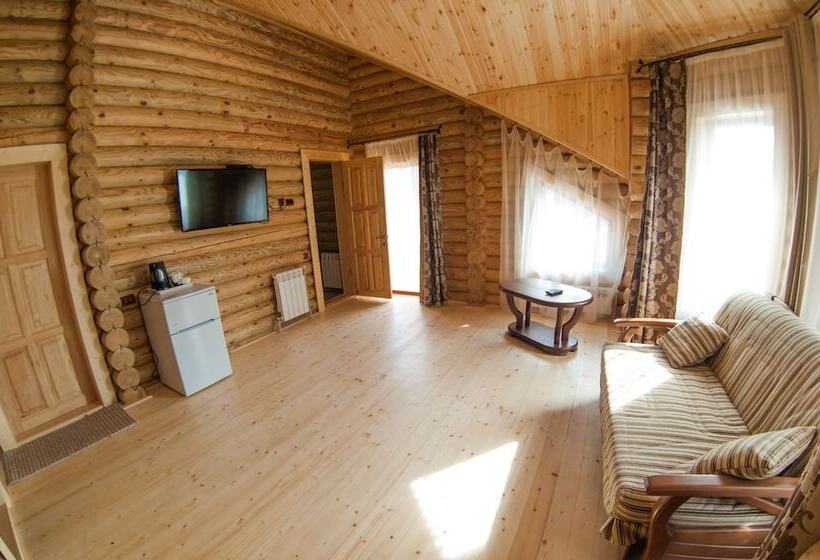 سوییت خانوادگی, Ryabinovie Busy Guest House