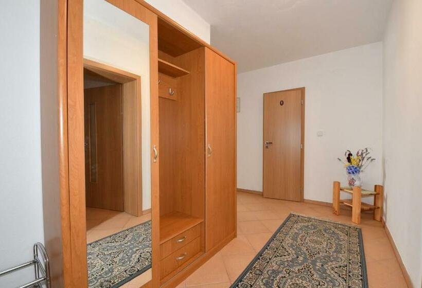 带共用浴室的标准房间, Ubytovanie Bičár