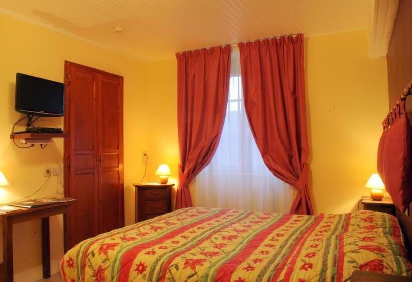 Номер Стандарт, Auberge De La Chaloire