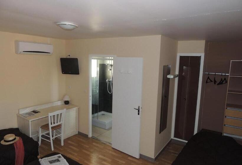 四人标准间, Auberge Des Charmilles