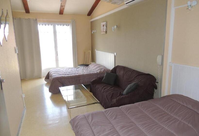 家庭间, Auberge Des Charmilles