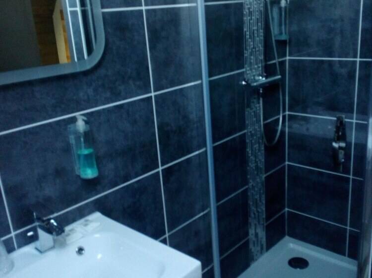 컴포트 룸, Chic'o Rail