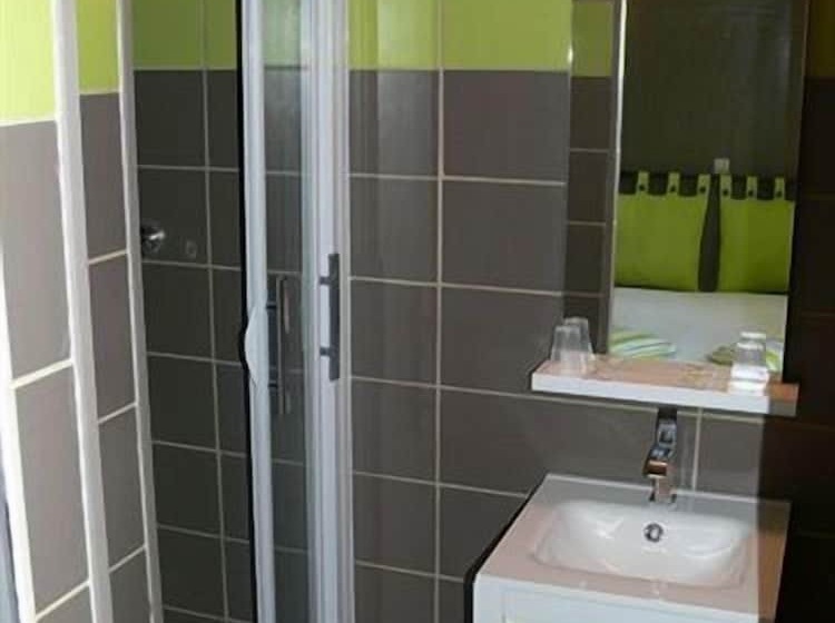 컴포트 룸, Chic'o Rail