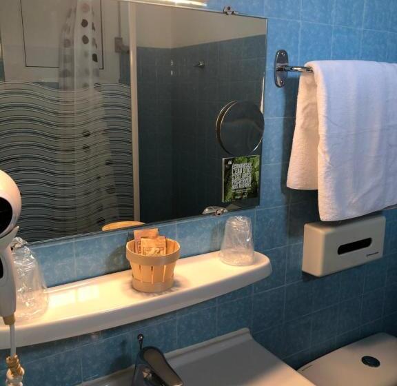 スタンダードルーム, Logis Hôtel Restaurant Le Commerce