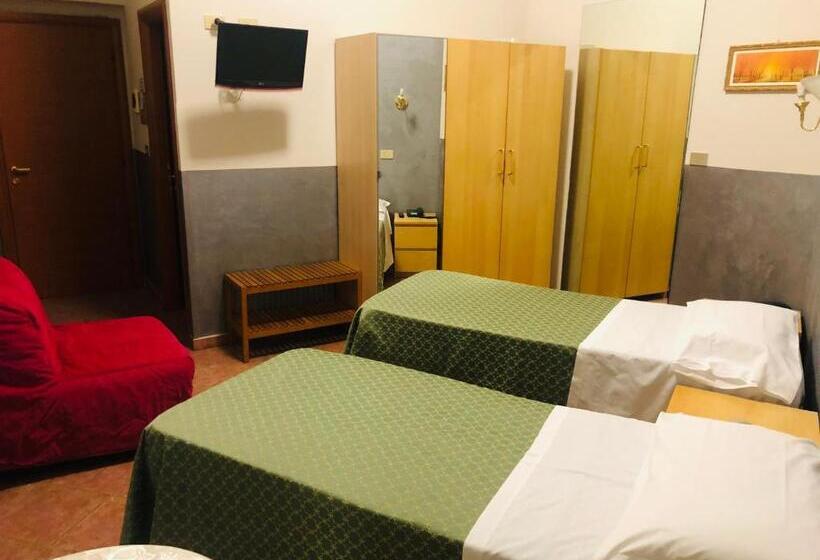 غرفة أساسية ثلاثية, Ferrucci