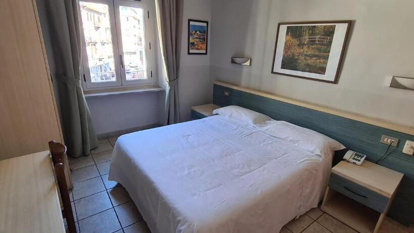 غرفة ديلوكس, Ferrucci