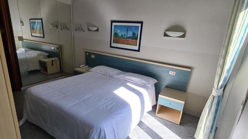 غرفة ديلوكس, Ferrucci