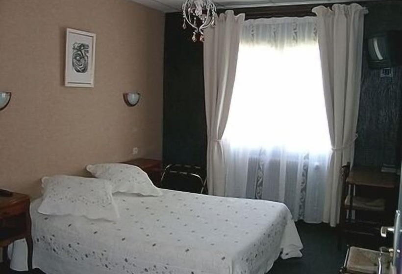 Номер Стандарт, Hôtel Le Châtelet Logis