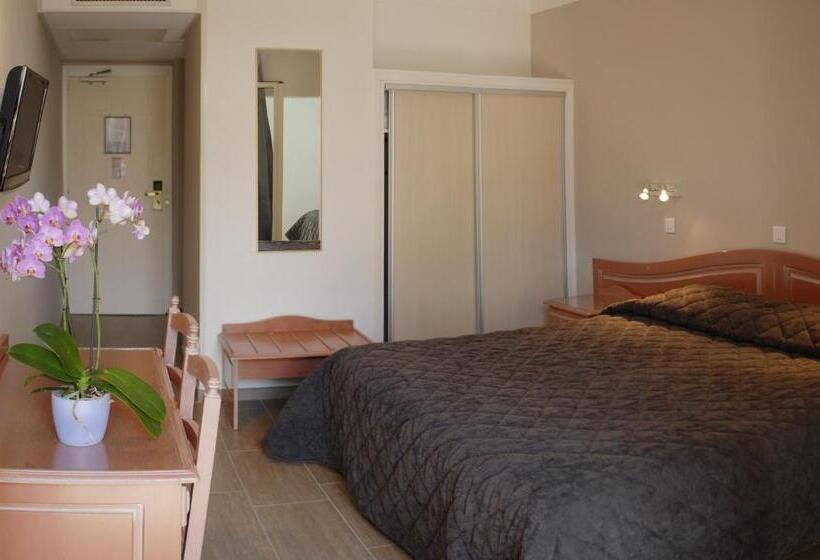 חדר קומפורט לשלושה, Les Eucalyptus