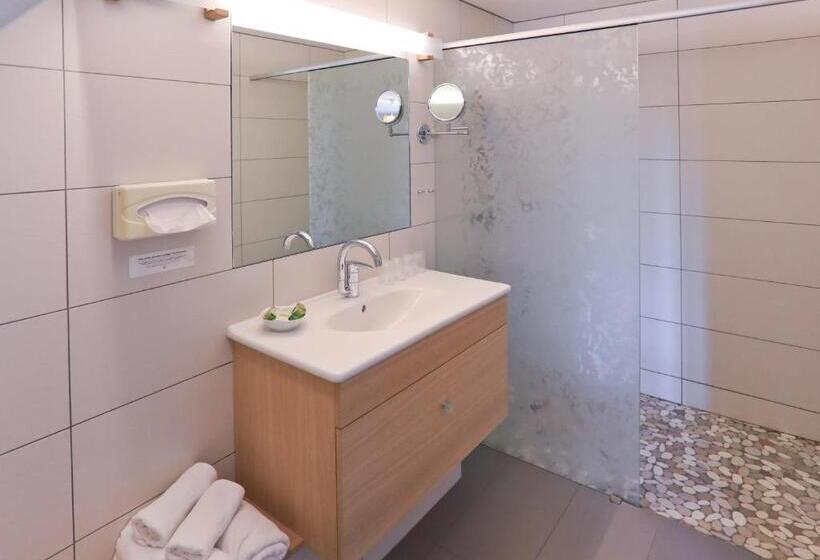 Номер Стандарт Вид на Горы, Logis Hôtel Restaurant & Spa Les Remparts