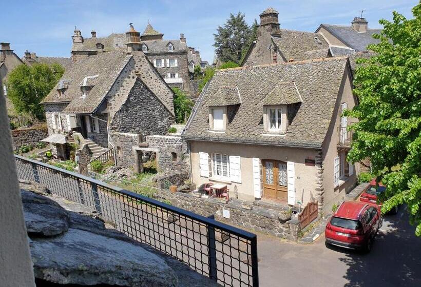 Семейный Номер, Logis Hôtel Restaurant & Spa Les Remparts