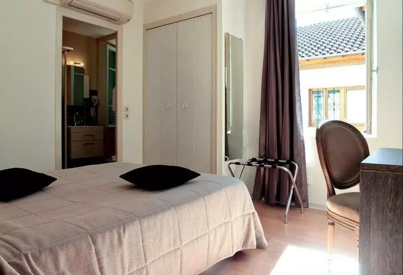 Standard-huone, Le Victor Hugo Hôtel Et Restaurant Logis Hôtels
