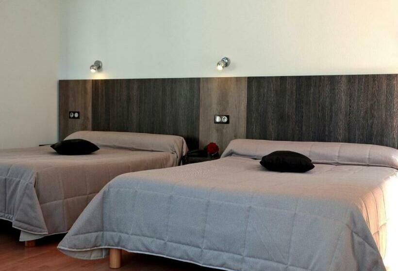 Семейный Номер, Le Victor Hugo   Hôtel Et Restaurant   Logis Hôtels