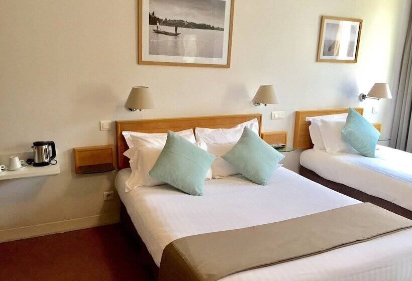 标准三人间, Des Voyageurs