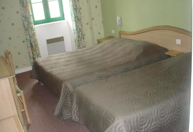 Standard Kolmen Hengen Huone, Les Voyageurs