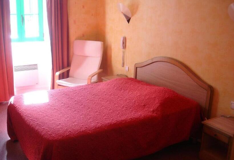 חדר סטנדרט לארבעה, Les Voyageurs