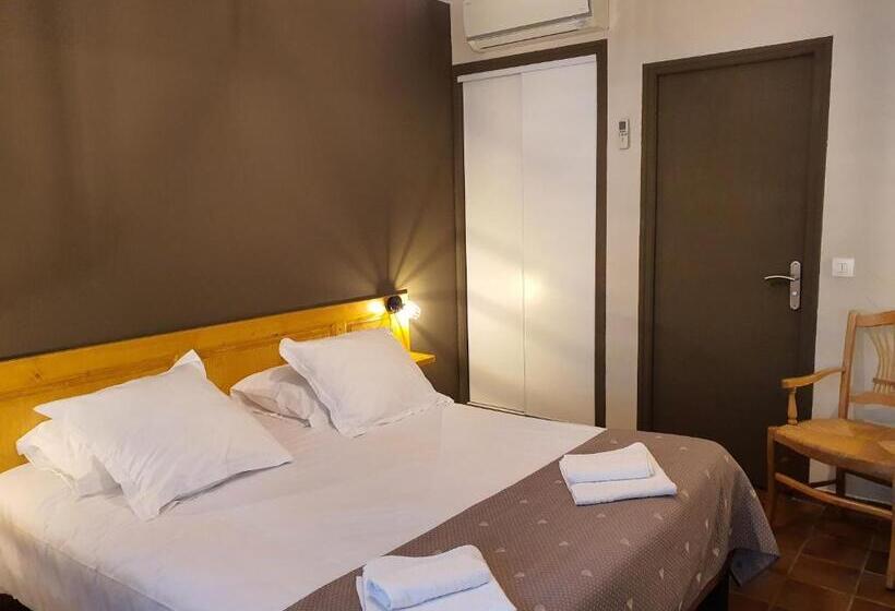 Номер Стандарт, Logis Hôtel Restaurant L Escarbille