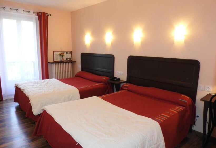 חדר סופריור לארבעה, Logis Hôtel Restaurant De La Poste