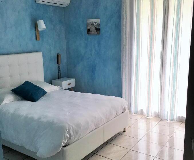 Номер Стандарт, Logis Hôtel Le Clement V