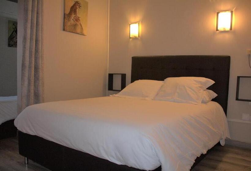 Номер Стандарт Трехместный, Logis Hôtel Le Clement V