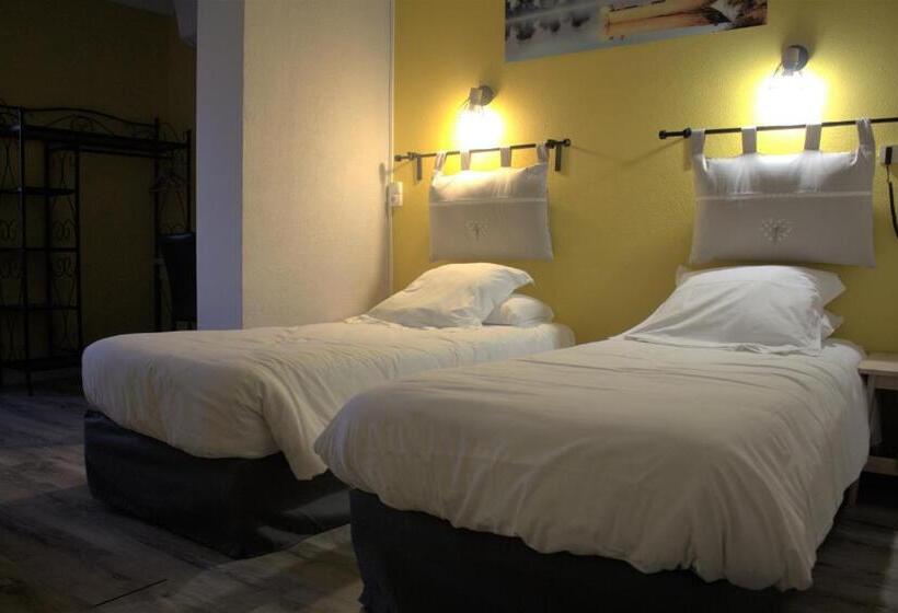 غرفة قياسية ثلاثية, Logis Hôtel Le Clement V