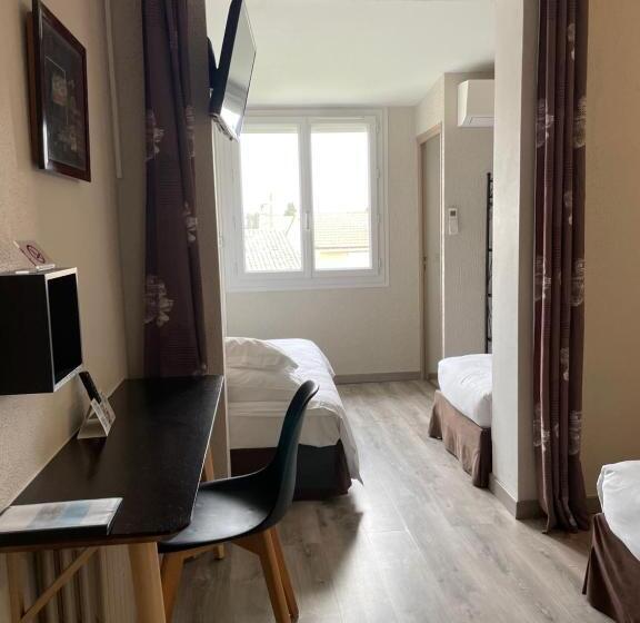 غرفة قياسية رباعية, Logis Hôtel Le Clement V