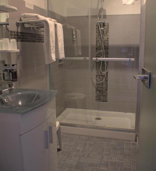 غرفة قياسية رباعية, Logis Hôtel Le Clement V