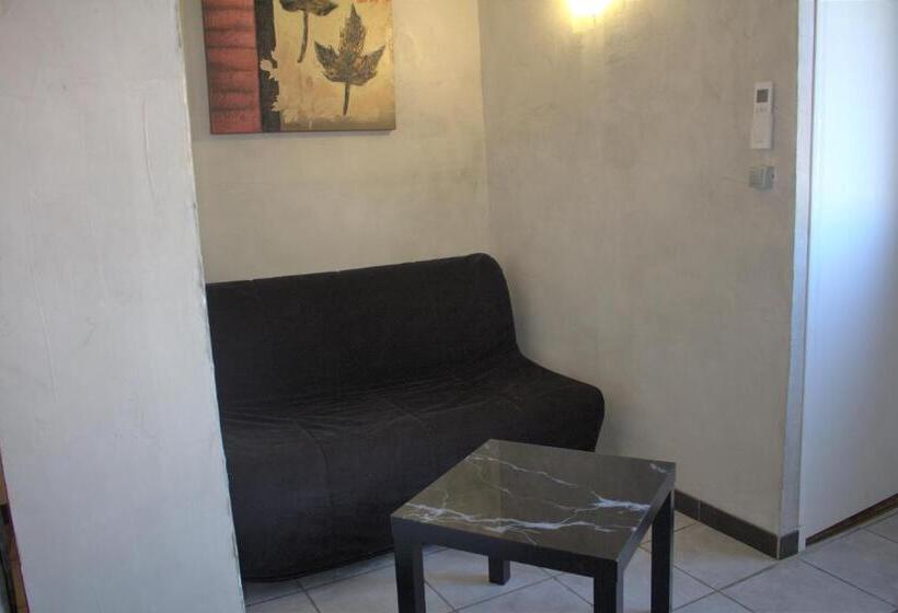 Люкс, Logis Hôtel Le Clement V