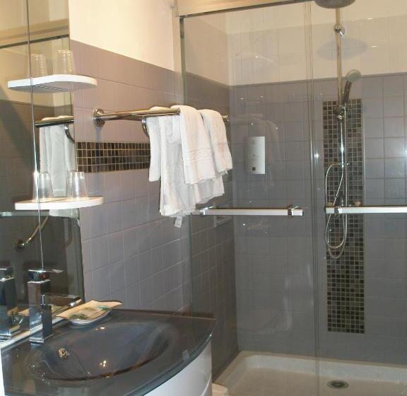 جناح, Logis Hôtel Le Clement V