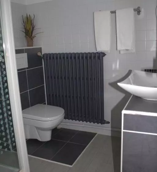 Pokój Standard Widok Basen, Logis Hôtel Le Clement V