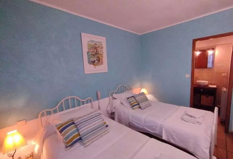 Standard-huone, Logis Hotel Restaurant L Esquielle