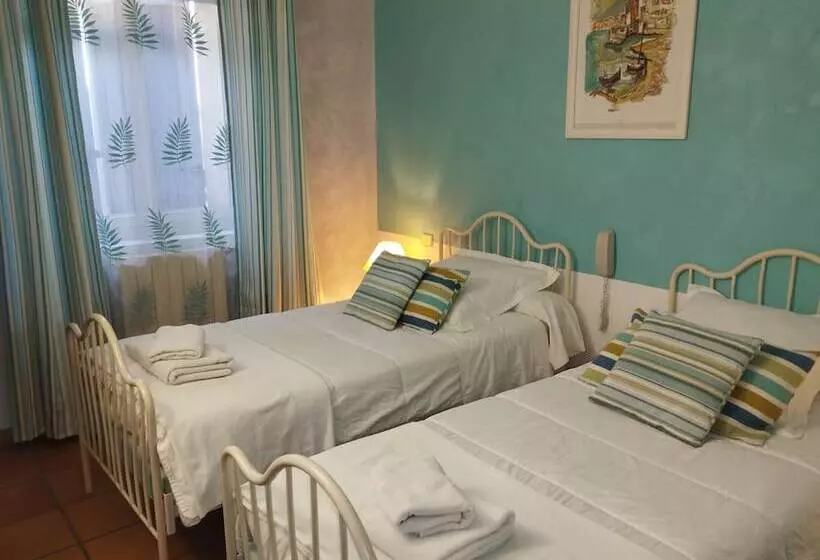 Standard-huone, Logis Hotel Restaurant L Esquielle