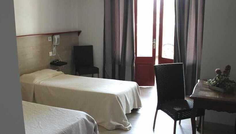 חדר סטנדרט, Mendy