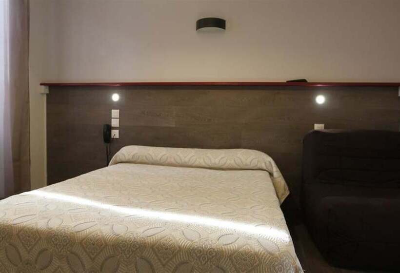 סוויטת ג'וניור, Mendy