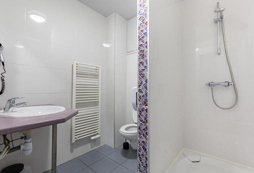 חדר סטנדרט, Mendy