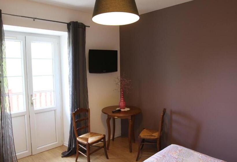 חדר קומפורט, Mendy