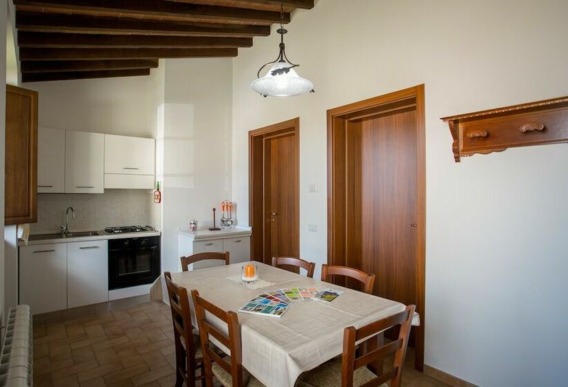 2-Bedroom Classic Apartment, Agriturismo La Collina Del Sole