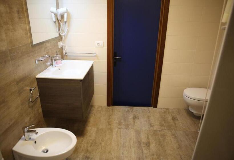 Chambre Standard Salle de Bains Commune, B&b Il Bacio