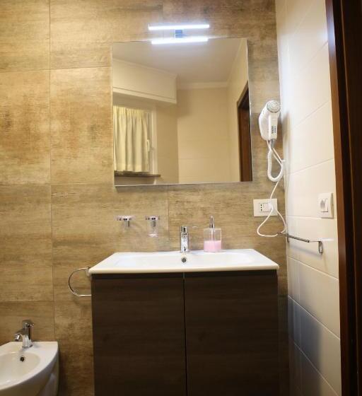 اتاق خانوادگی, B&b Il Bacio