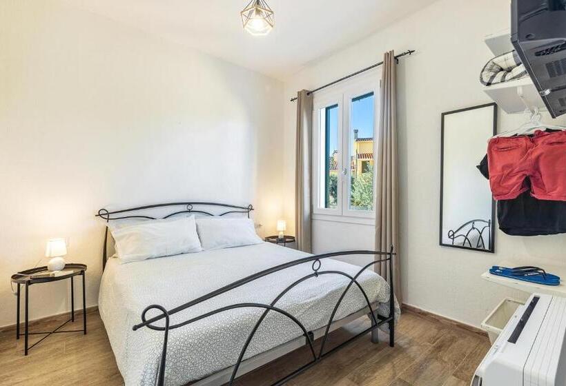 اتاق عادی, Acquazzurra Affittacamere