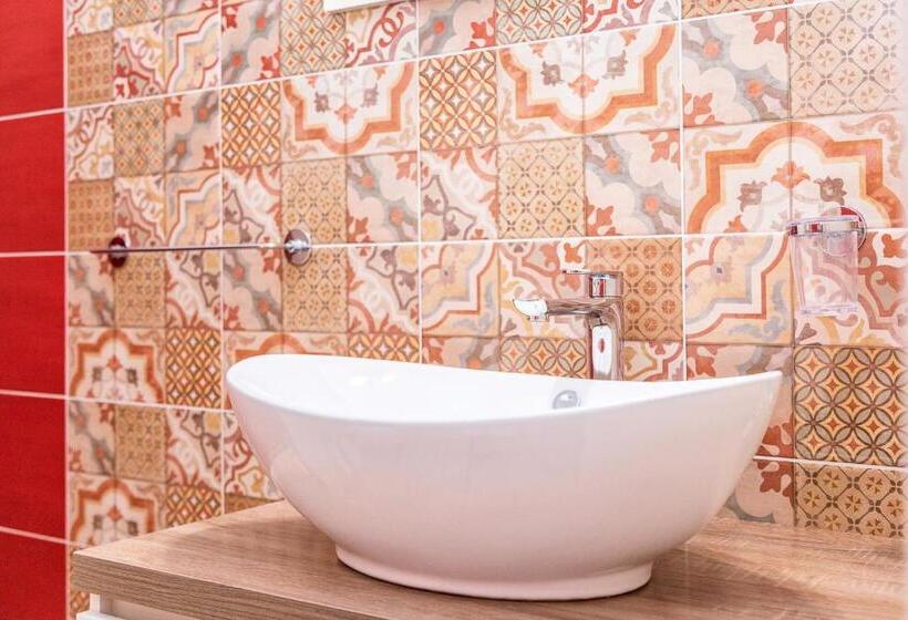 اتاق لوکس, Acquazzurra Affittacamere