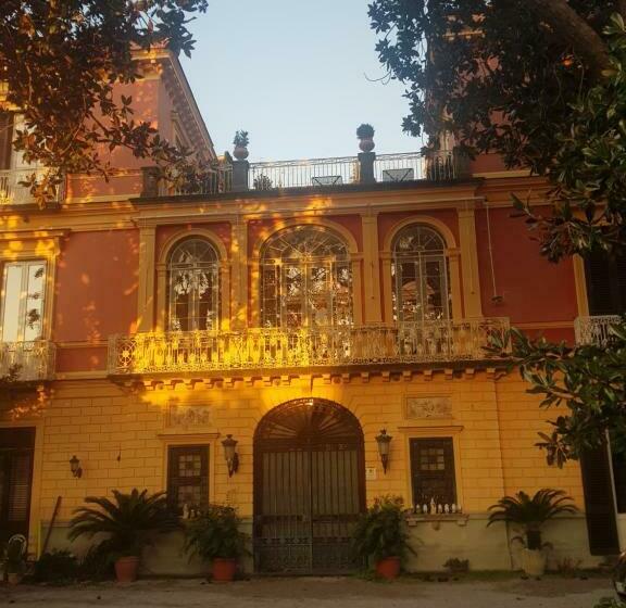 标准间, Caluga House