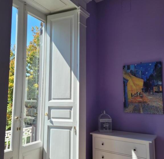 חדר סטנדרט, Caluga House