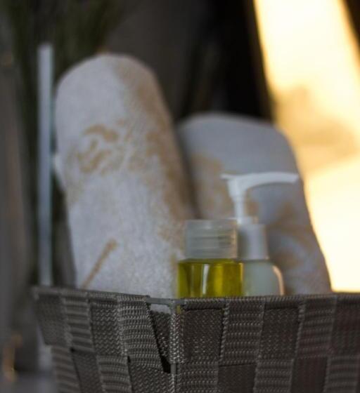 バス共有のスタンダードルーム, A Due Passi Dal Lumière