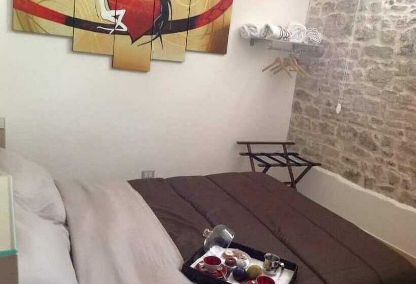 חדר סטנדרט חדר אמבטיה משותף, Inpiazzetta