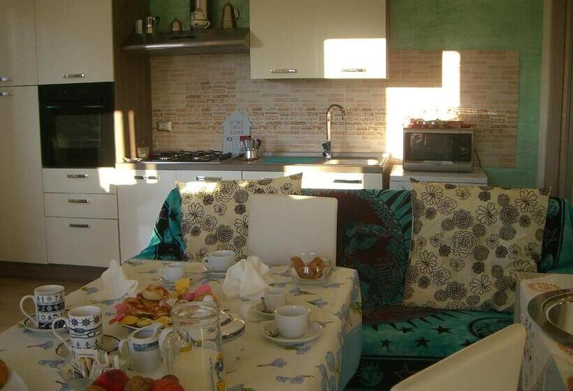 חדר דחוקס עם מיטת קינג, S Olivariu Village Affittacamere